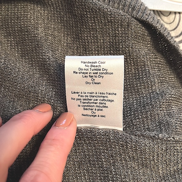 ARITZIA T. Babaton Short Sleeve Top // Size S - Picture 5 of 5